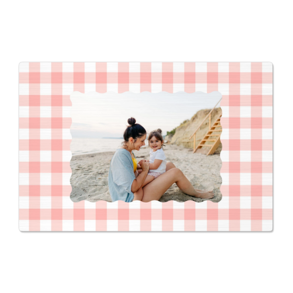 Scalloped Gingham Frame