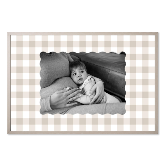 Scalloped Gingham Frame
