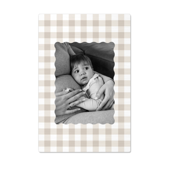 Scalloped Gingham Frame