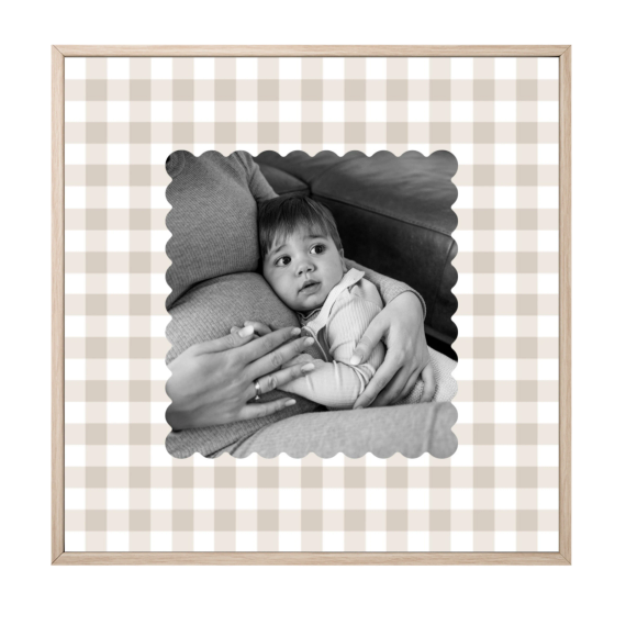 Scalloped Gingham Frame