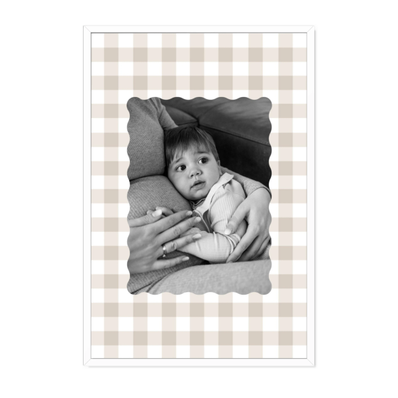 Scalloped Gingham Frame