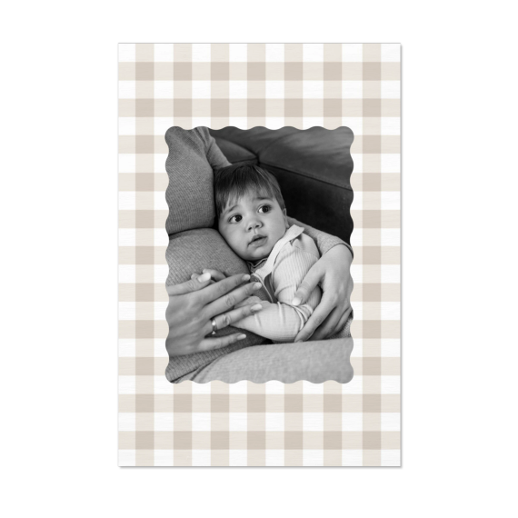 Scalloped Gingham Frame
