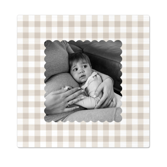Scalloped Gingham Frame