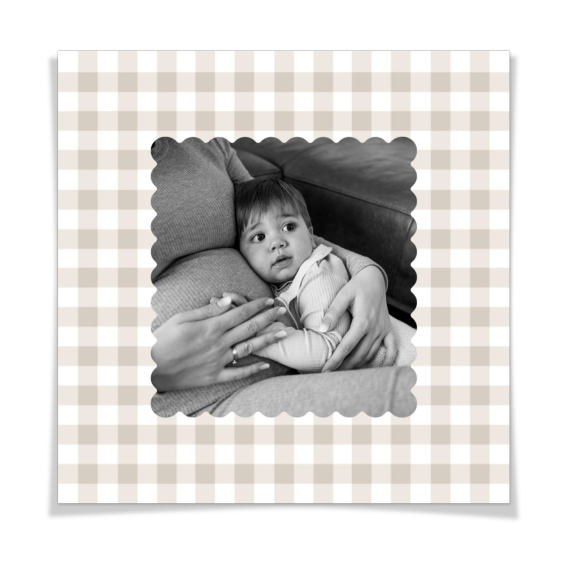 Scalloped Gingham Frame