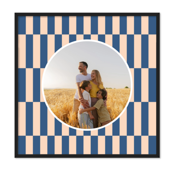 Inramad poster 40 x 40 cm Svart Inramad poster 40 x 40 cm Svart