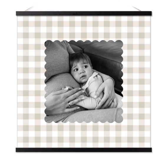 Scalloped Gingham Frame