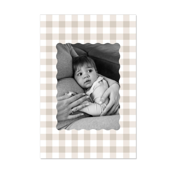 Scalloped Gingham Frame