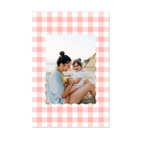 Scalloped Gingham Frame