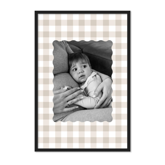 Scalloped Gingham Frame