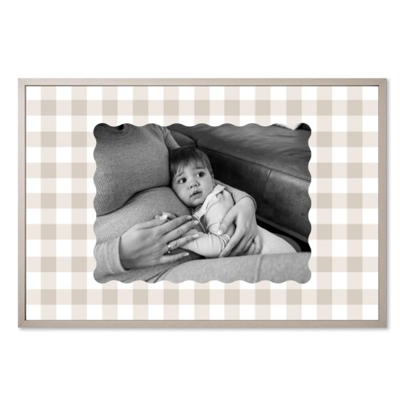 Scalloped Gingham Frame