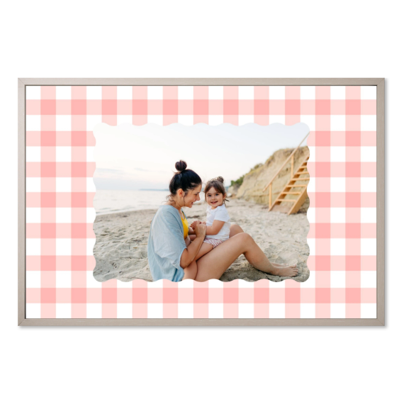 Scalloped Gingham Frame