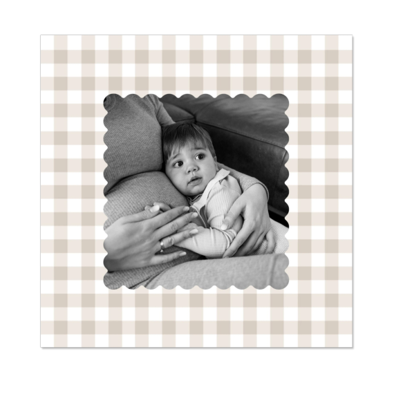 Scalloped Gingham Frame