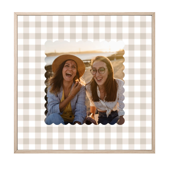 Scalloped Gingham Frame