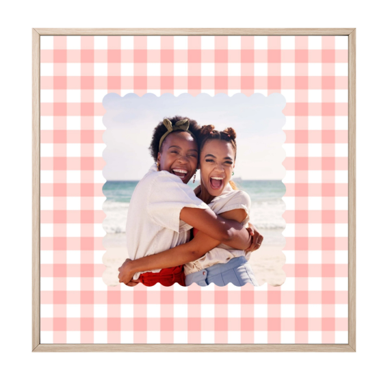 Scalloped Gingham Frame