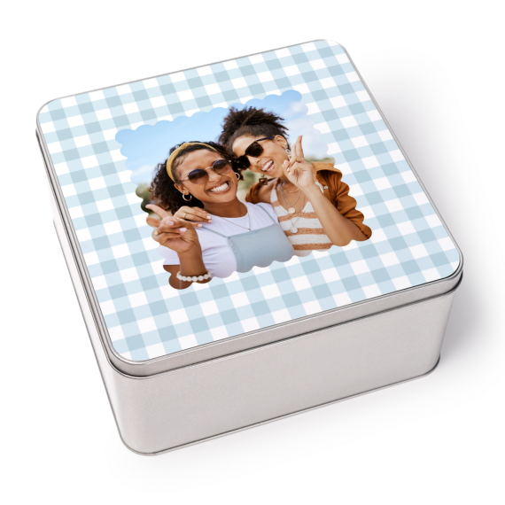 Scalloped Gingham Frame Scalloped Gingham Frame