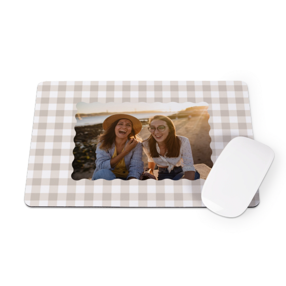Scalloped Gingham Frame Scalloped Gingham Frame