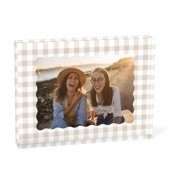Scalloped Gingham Frame Scalloped Gingham Frame