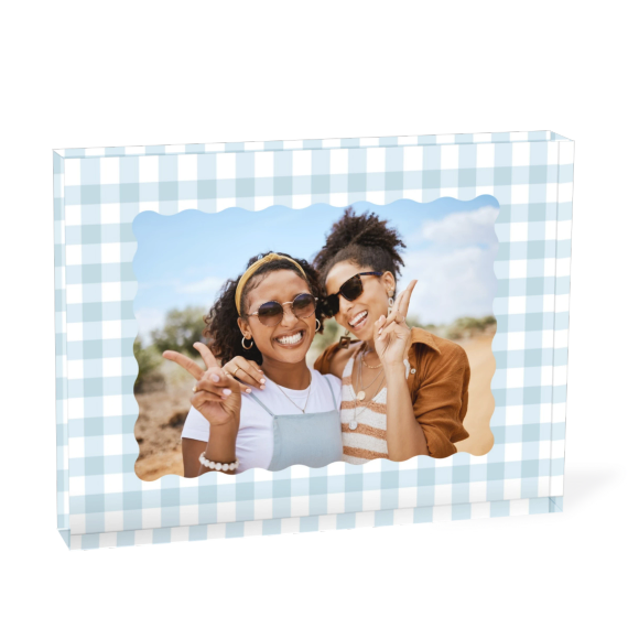 Scalloped Gingham Frame Scalloped Gingham Frame