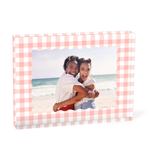 Scalloped Gingham Frame Scalloped Gingham Frame