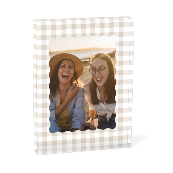 Scalloped Gingham Frame Scalloped Gingham Frame