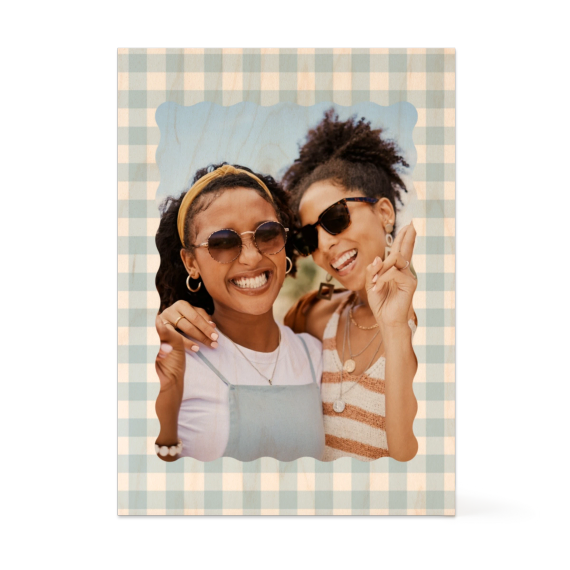 Scalloped Gingham Frame Scalloped Gingham Frame